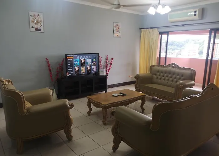Homestay Marina Court