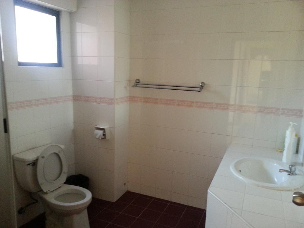 Marina Court Apartment